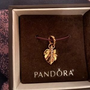PANDORA Shine Shining Leaf Pendant CZ
